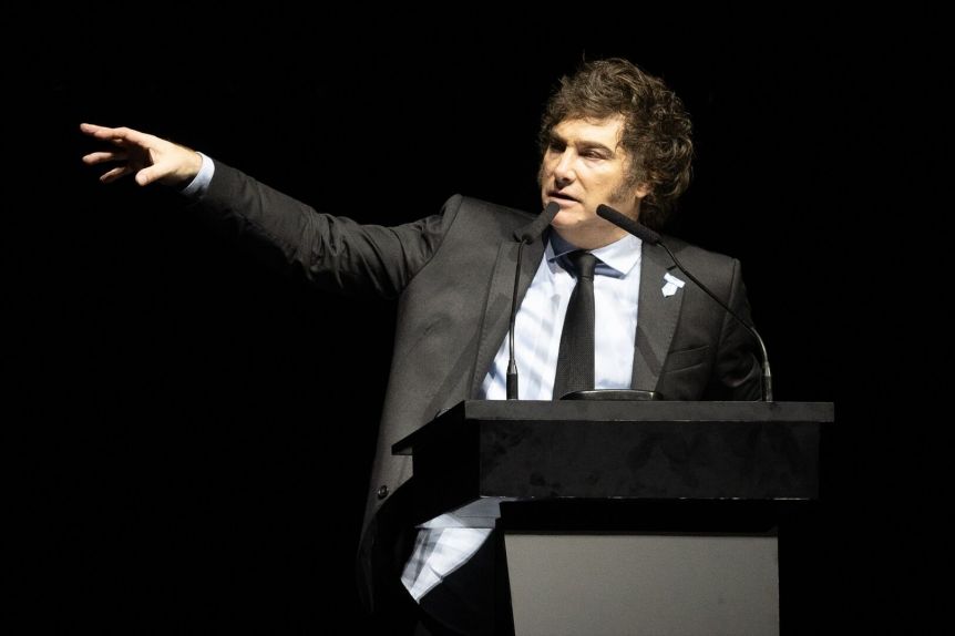 Con Sturzenegger a la cabeza, el presidente analiza cambios en el Gabinete