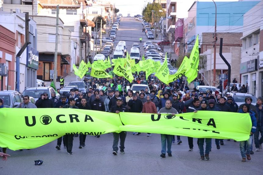 La UOCRA se movilizó en Comodoro por el parate de la obra pública a nivel nacional