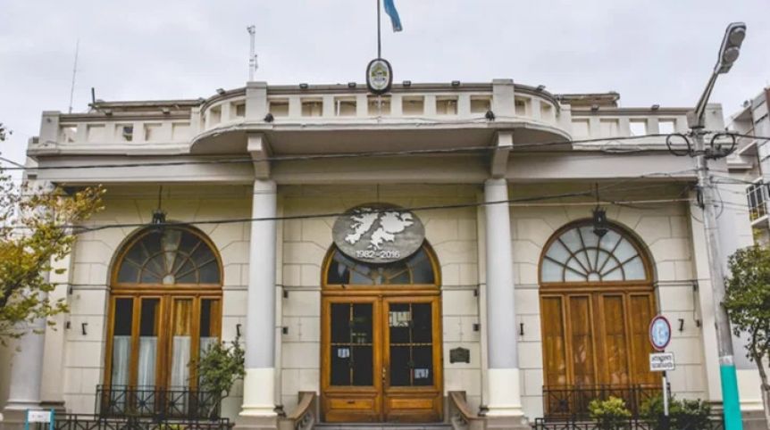Polémica en Trelew: ATE cuestiona el aumento del 70% a la planta política