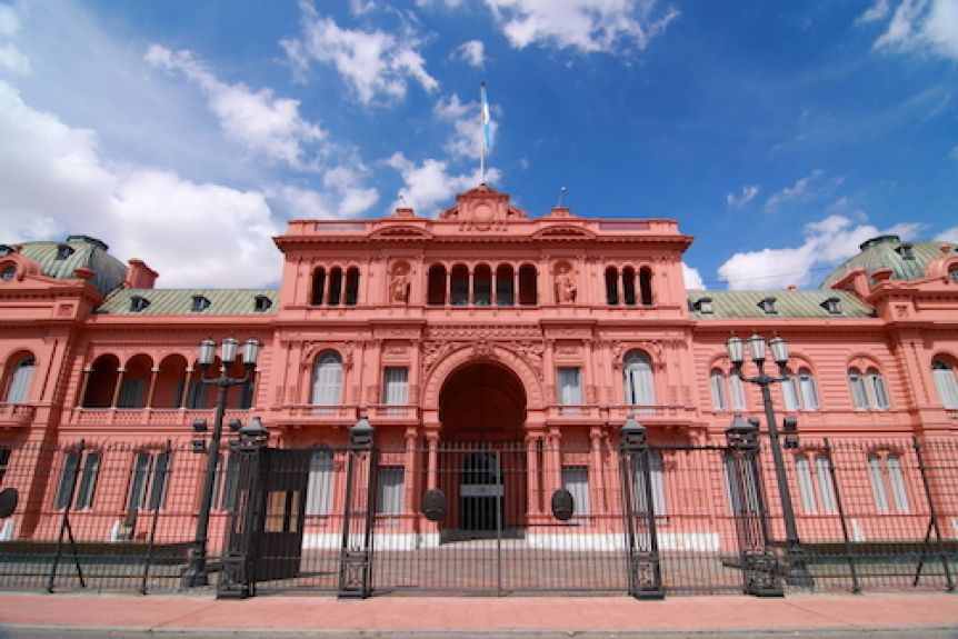 Dos nuevos portazos afectan a la gestión libertaria y crece el número de renuncias
