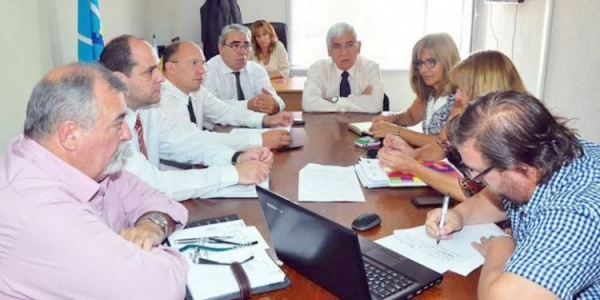 El Gobierno y los docentes retoman la paritaria - La Tecla Patagonia