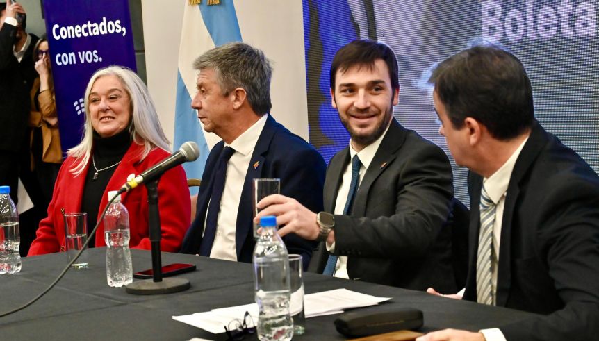 Torres puso sobre la mesa el proyecto para debatir la creación del Código Electoral