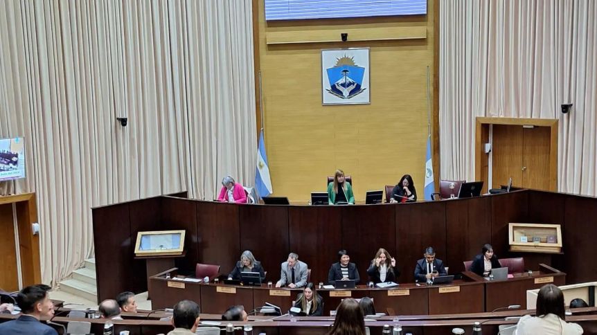 Los legisladores provinciales aprobaron su propia Ley de Presentismo