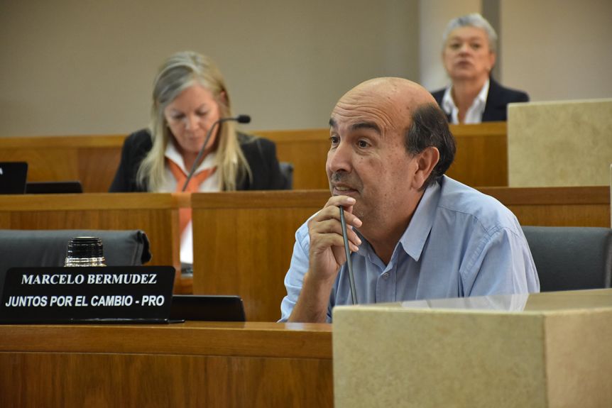 Avanza un proyecto para descontar deudas del sueldo de empleados provinciales