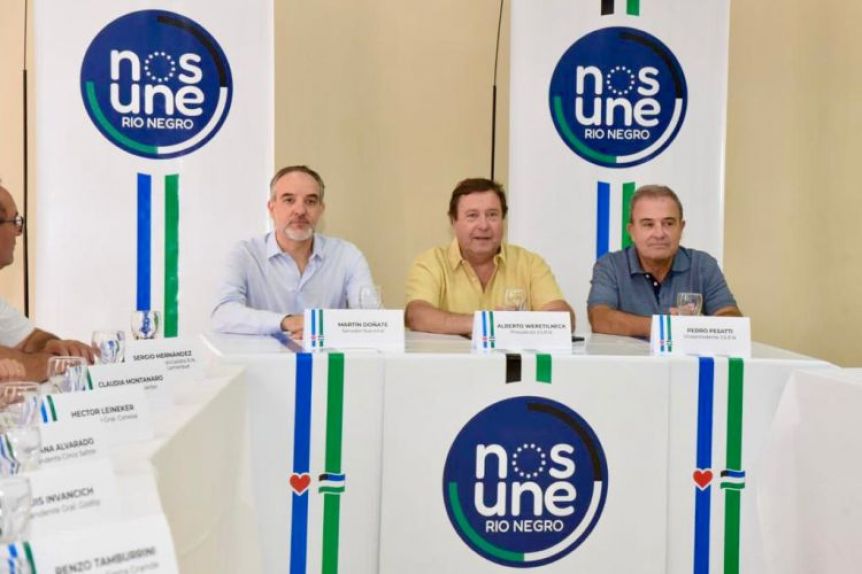 Weretilneck sigue juntando apoyos por el GNL y ahora se suma la oposición
