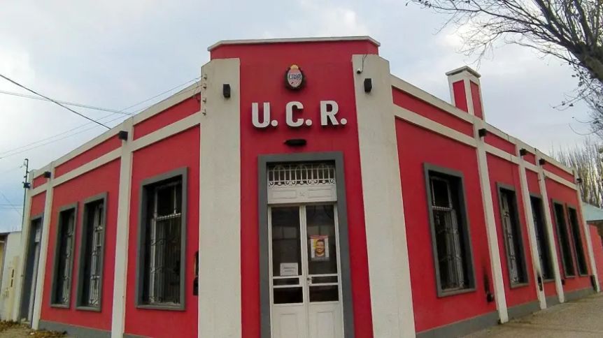 UCR on fire: llueven críticas para los