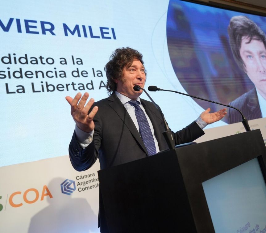 Javier Milei expone en el Consejo de las Américas con presencia de patagónicos