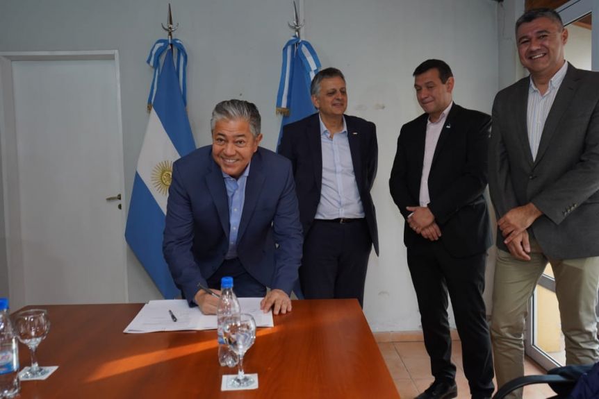 YPF y el Gobierno Provincial atenderán el reclamo histórico de Añelo para acceder a gas natural