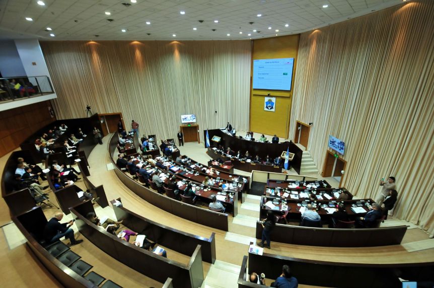 La Legislatura dio luz verde para que el Gobierno descuente los días por paro docente