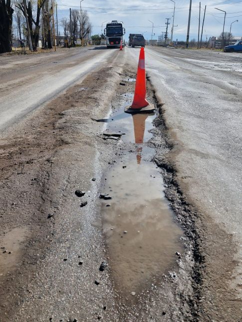 Rutas nacionales: Intendente se hartó de los cráteres y pide permiso para repararlos