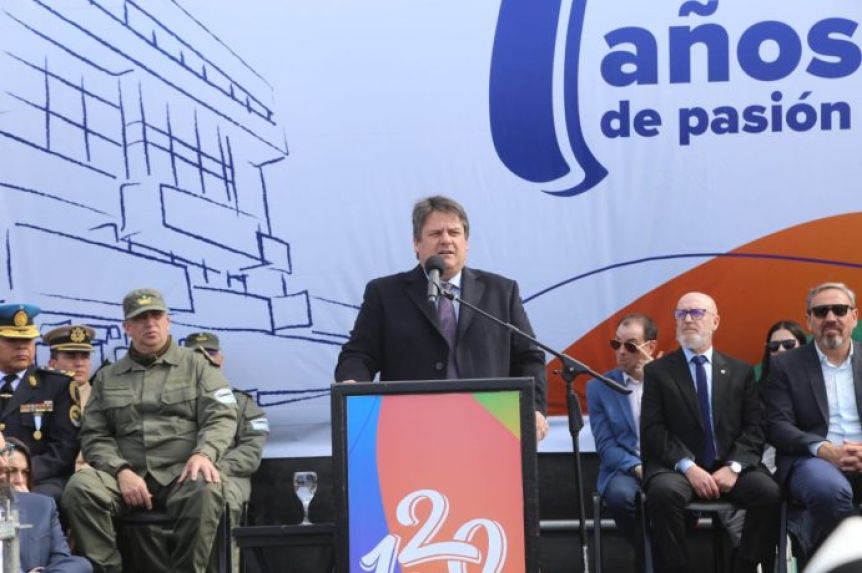 Gaido tiró la casa por la ventana y anunció un ambicioso plan de obras en el aniversario de la ciudad