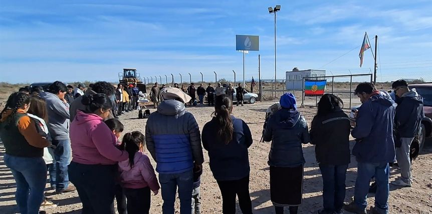 Sin solución a la vista, continua el bloqueo mapuche a los basurales de Vaca Muerta