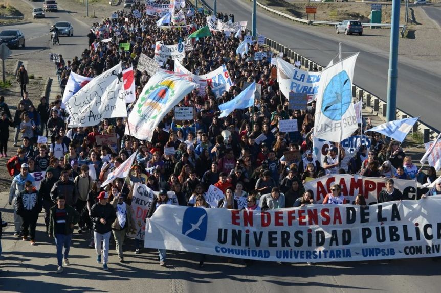 Marcha Federal Universitaria: cómo se vive la jornada en las provincias patagónicas