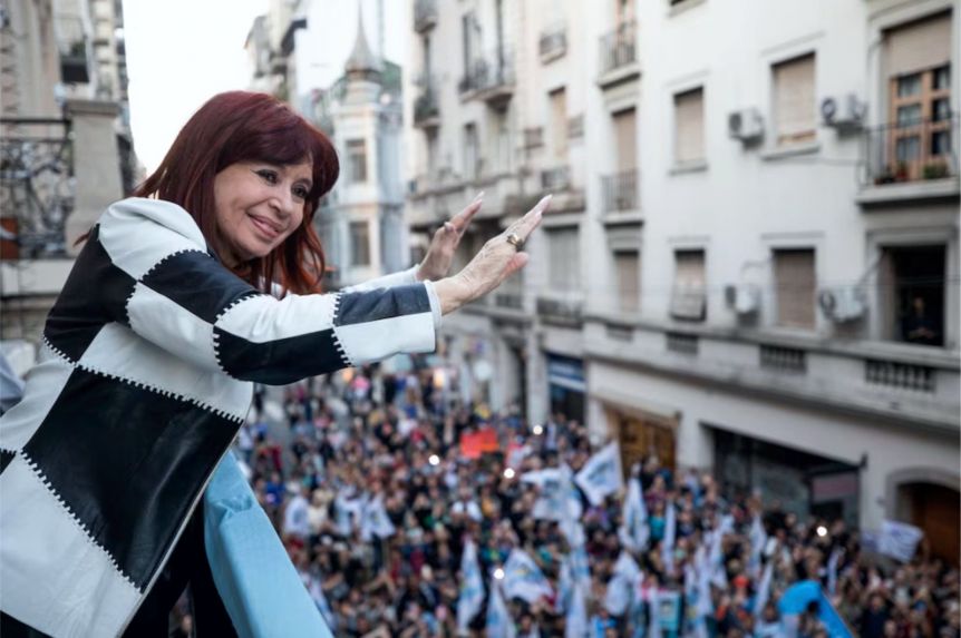 Con los Parrilli a la cabeza, un sector del peronismo clama por CFK para conducir el PJ