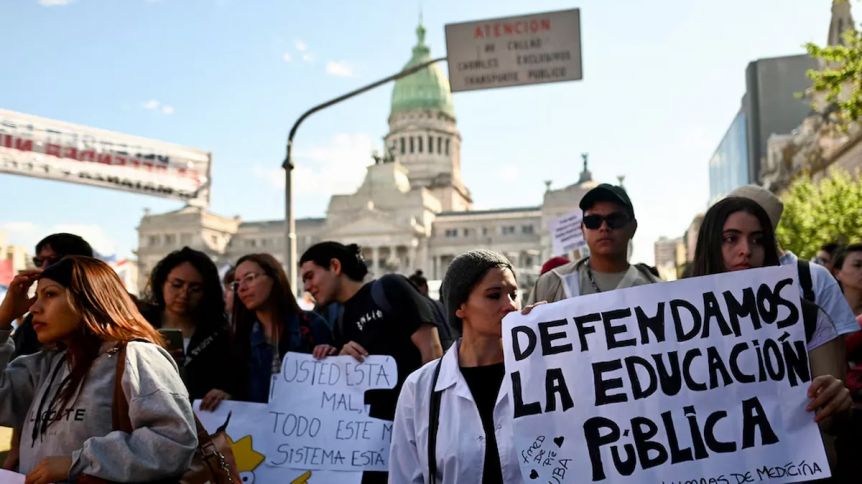 Docentes universitarios rechazaron el aumento del 7%, pero el Gobierno lo impondrá por decreto