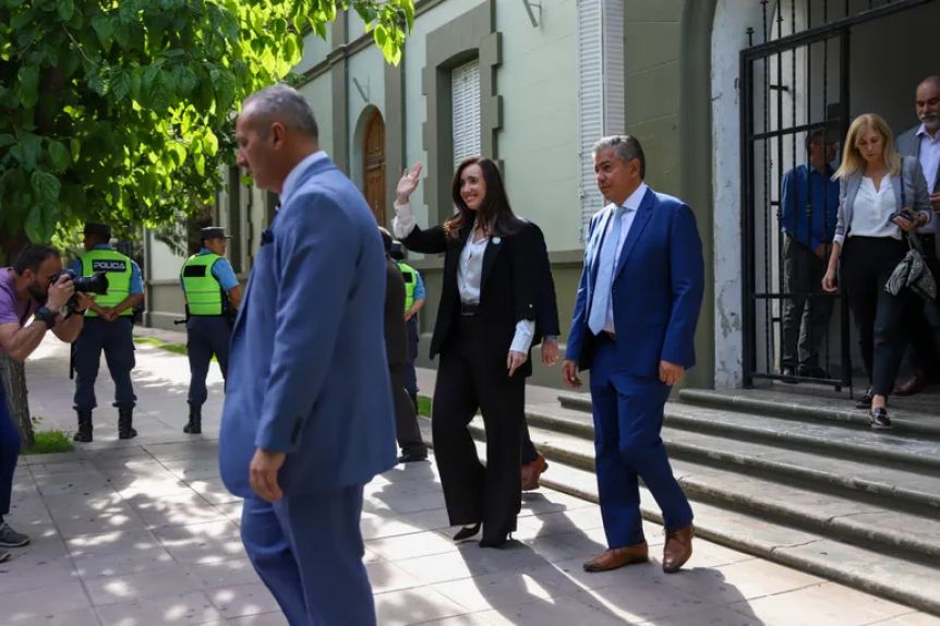 Villarruel desembarcó en territorio patagónico y fortaleció lazos con el Gobierno