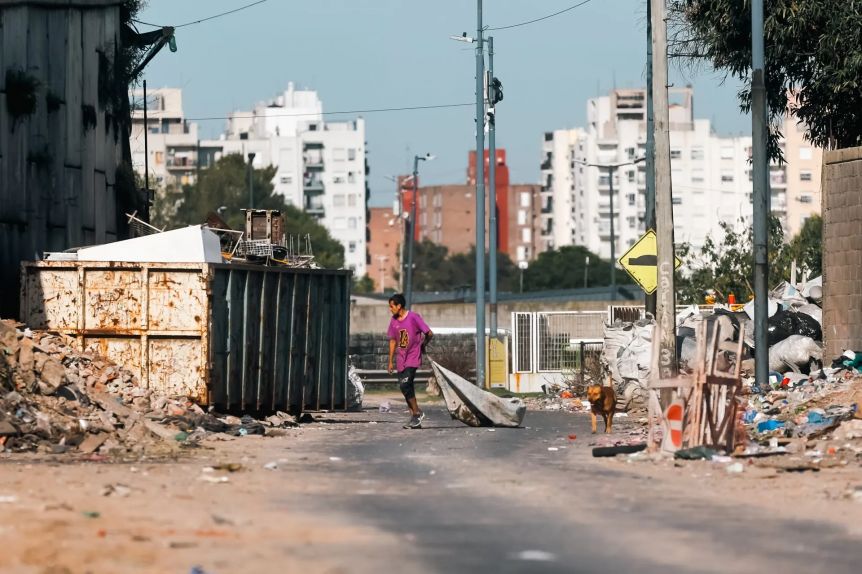 Era Milei: la indigencia creció 131% en un año y afecta a 6 millones de argentinos