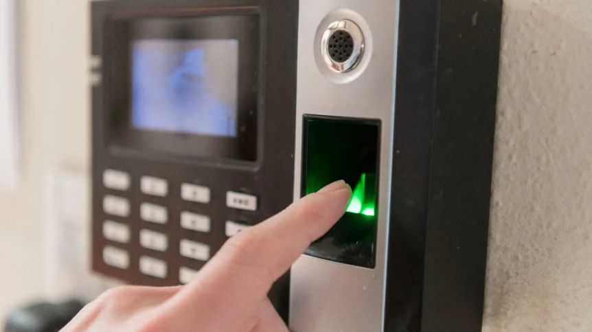 Controles rigurosos: bajaron los niveles de ausentismo en la Administración Pública