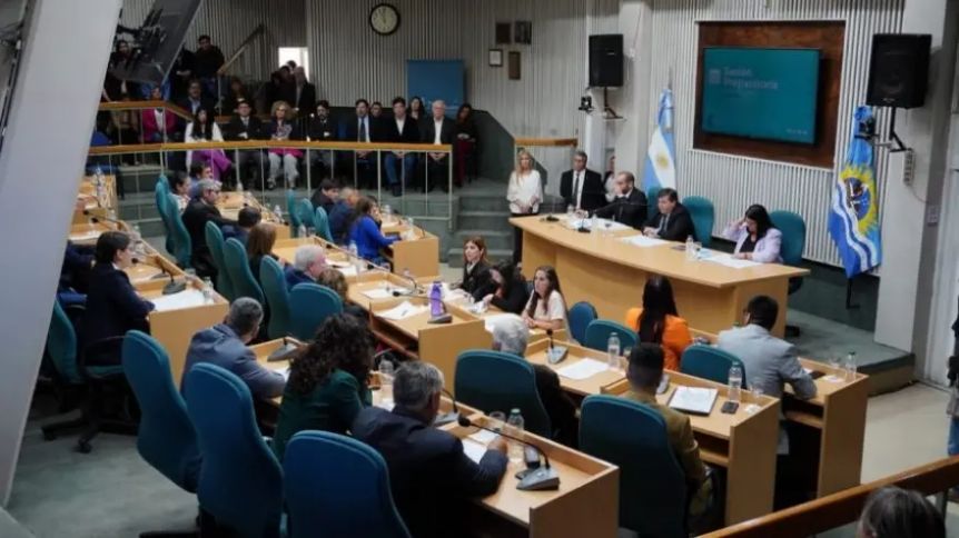 Papelón legislativo: Pedro Luxen no asumió hoy una banca en el bloque oficialista