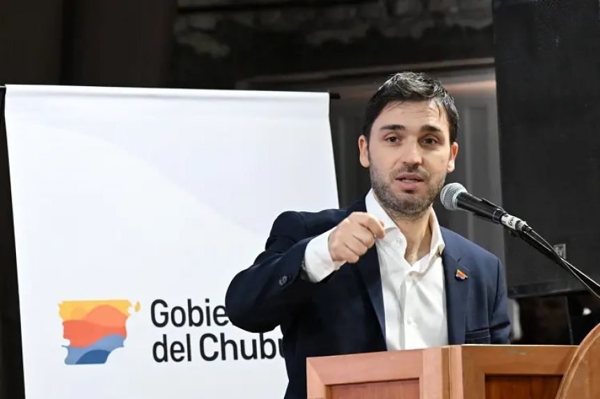 Fin al curro de las adscripciones: Torres anunció la cesantía a partir del 31 de diciembre