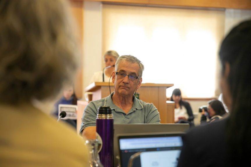 El concejal oficialista que renunció en Bariloche revirtió su decisión