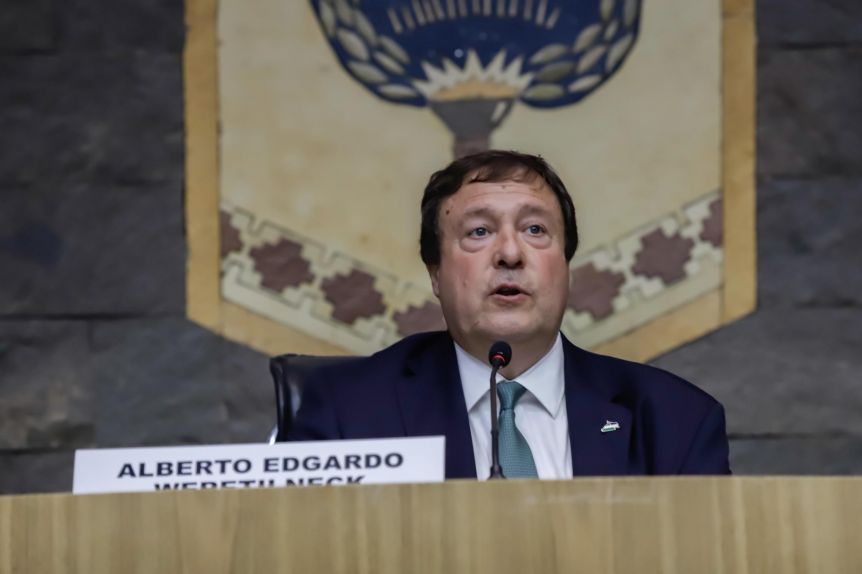 Inversión, obra pública y superávit: los ejes del Presupuesto de Weretilneck para el 2025