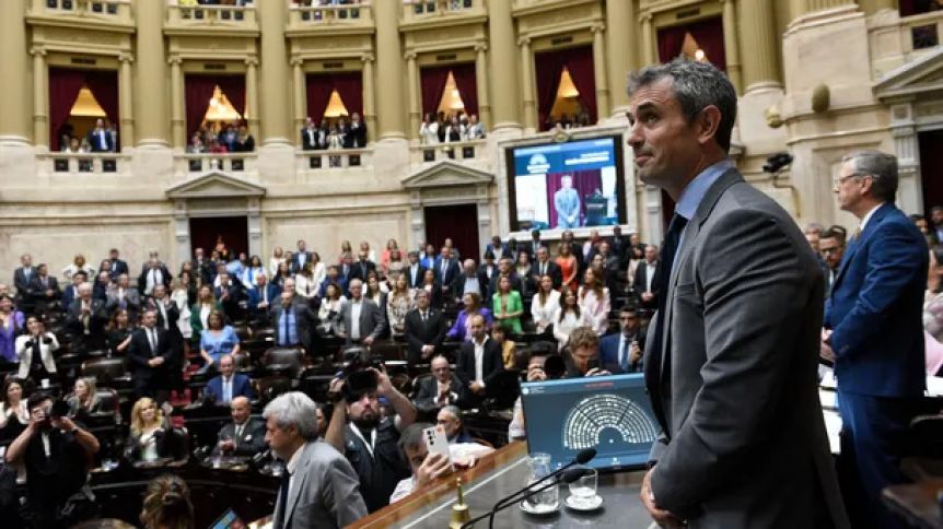 En un clima tenso, aprobaron la renovación de Martín Menem como titular en Diputados