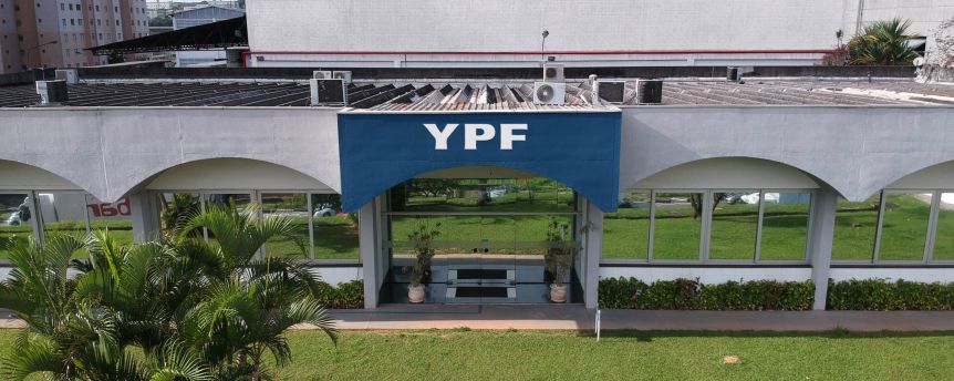 Con un ojo en la Patagonia, YPF cierra el año despidiéndose de su filial en Brasil