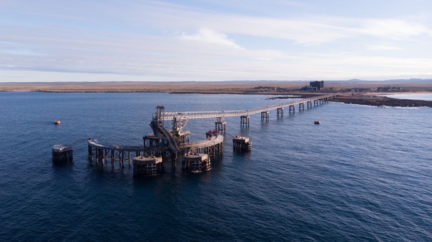 YPF acordó con una empresa española avanzar en la construcción del puerto de Punta Colorada