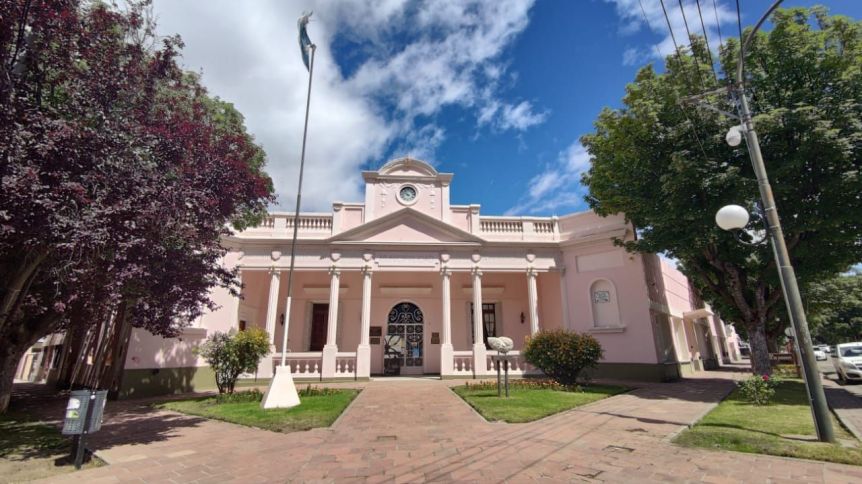 Con otros dos cambios, Taccetta continúa con la reoxigenación de su Gabinete en Esquel