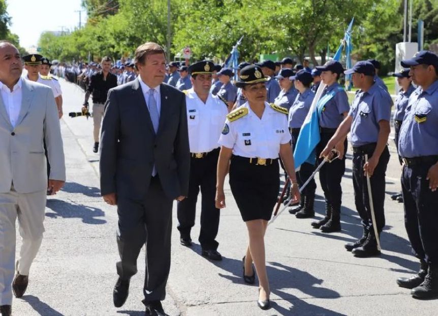 Weretilneck anunció la salida de la Jefa de la Policía y crecen los rumores de conflicto