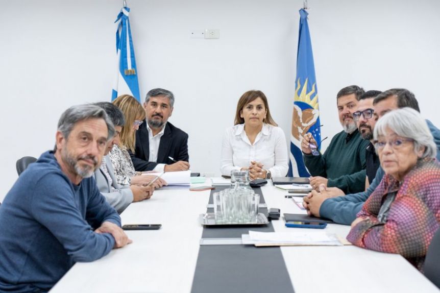 Provincia se volvió a reunir con ADOSAC y le puso fecha al comienzo de las paritarias