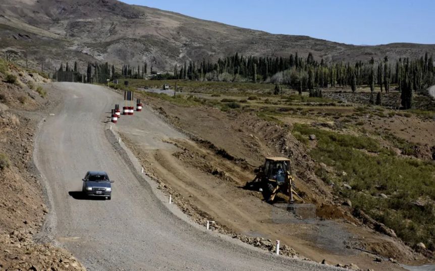 La Provincia licitó la pavimentación de rutas claves para el desarrollo del turismo