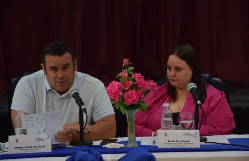 Intendente contra las cuerdas: informes sin responder y carga de nafta con dinero público