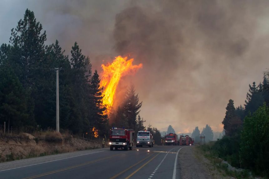 Weretilneck anunció un paquete de medidas por los incendios en El Bolsón