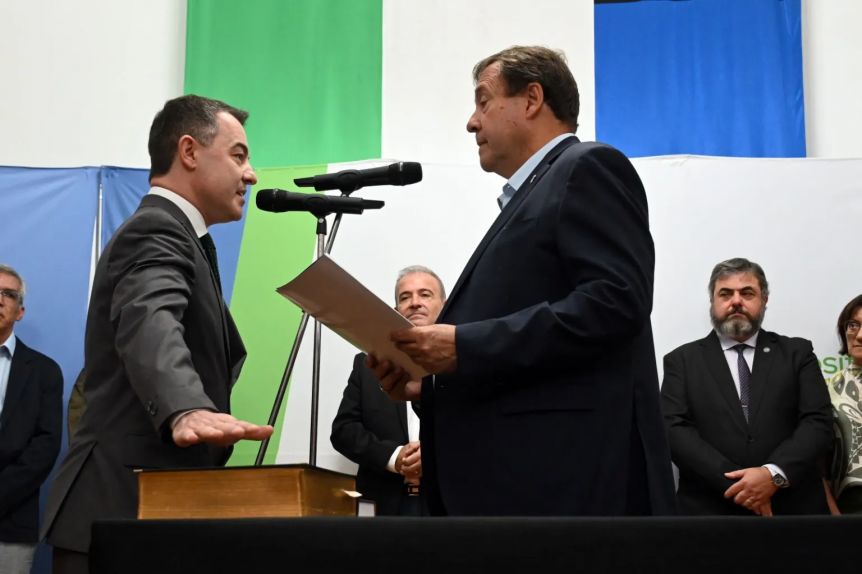 Weretilneck mueve piezas y hoy le tomó juramento al ministro de Modernización