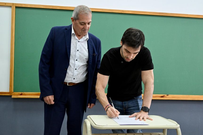 Torres anunció un aumento del ítem de Profesionalidad Docente en Chubut