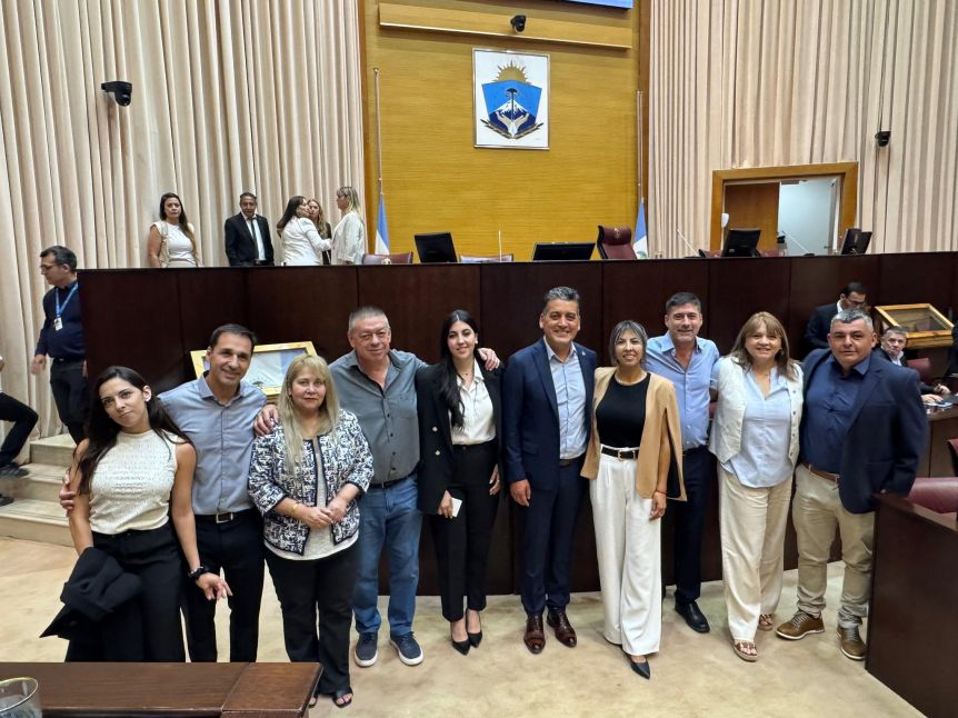 Están casi todos: el bloque del MPN en la Legislatura se alineó con Figueroa