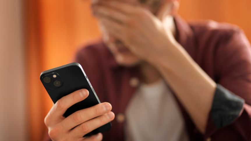 La IA se suma como aliada para detectar estafas por SMS y llamadas: cómo funciona