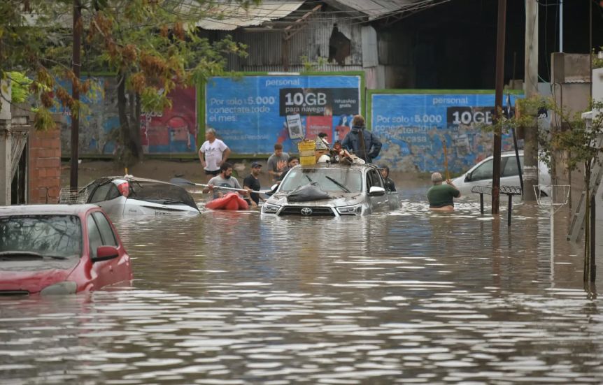 Trágico temporal en Bahía Blanca: 16 muertos, 100 desaparecidos y más de 1.450 evacuados