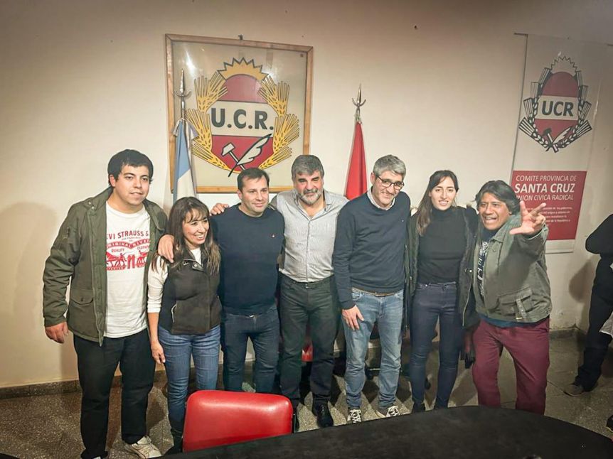 Los radicales se preparan para las legislativas y convocan a la Convención