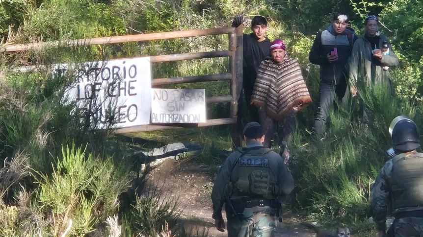 Tensión en Bariloche por un operativo policial que liberó un camino en tierras reclamadas por mapuches