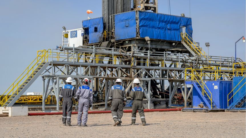 El titular de YPF adelantó que la empresa se abocará completamente en Vaca Muerta a partir de 2026