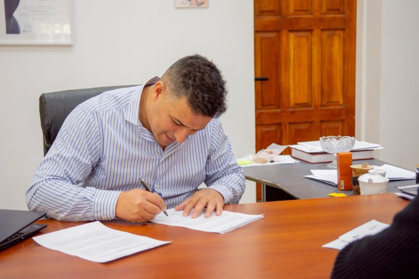 Importante acuerdo entre el municipio de Sarmiento y la Sociedad Rural