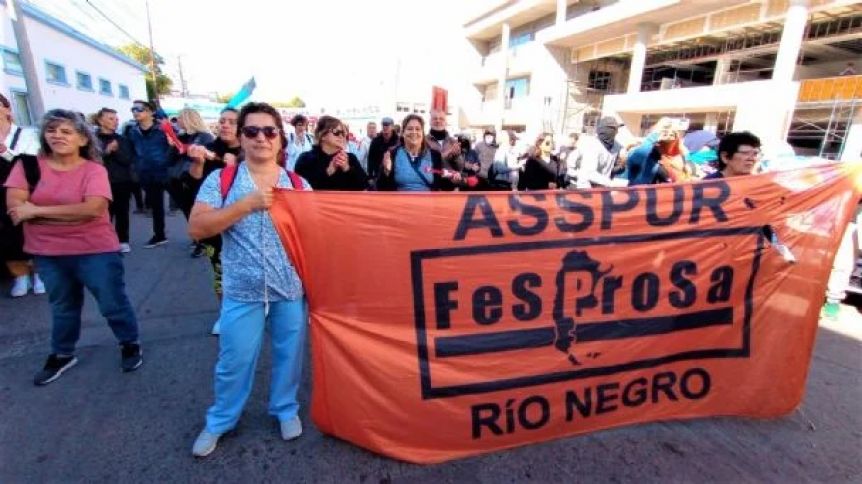 Crisis hospitalaria: trabajadores denuncian falta de insumos y salarios precarizados