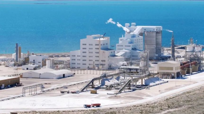 San Antonio Oeste: 500 puestos de trabajo en riesgo en ALPAT por la creciente importación