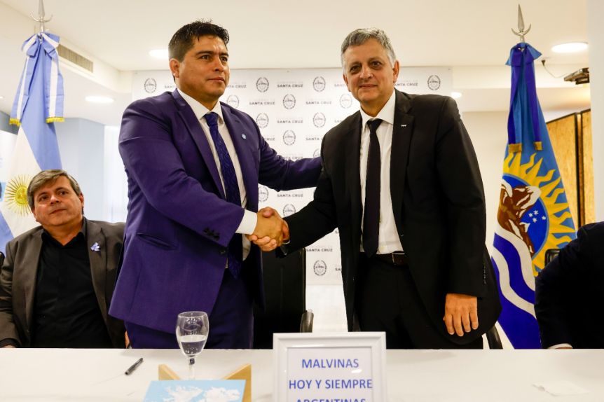 Fin del tire y afloje: YPF cedió sus áreas en Santa Cruz al Estado Provincial