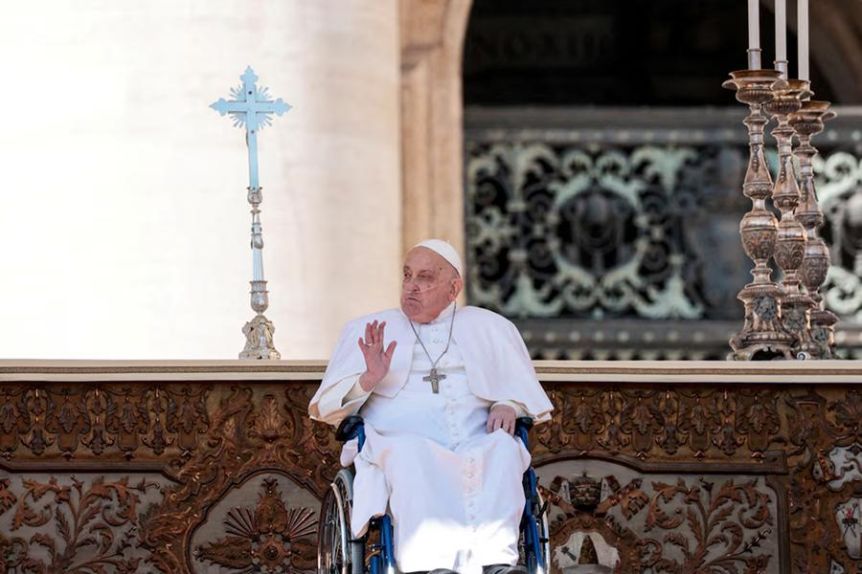 “Buen domingo a todos, muchas gracias”: la aparición sorpresa del Papa Francisco