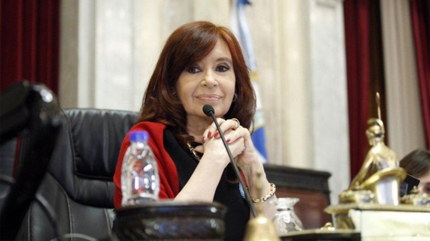 Cristina reunió a intendentes propios y ajenos para tocar la pipa de la paz