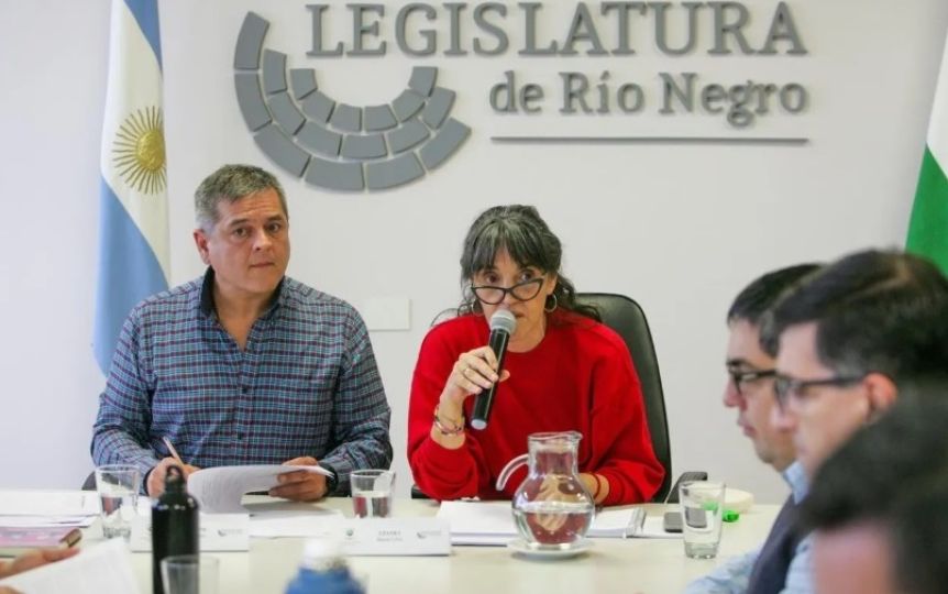 Siguen los cruces por el supuesto “adoctrinamiento” en una escuela de Roca